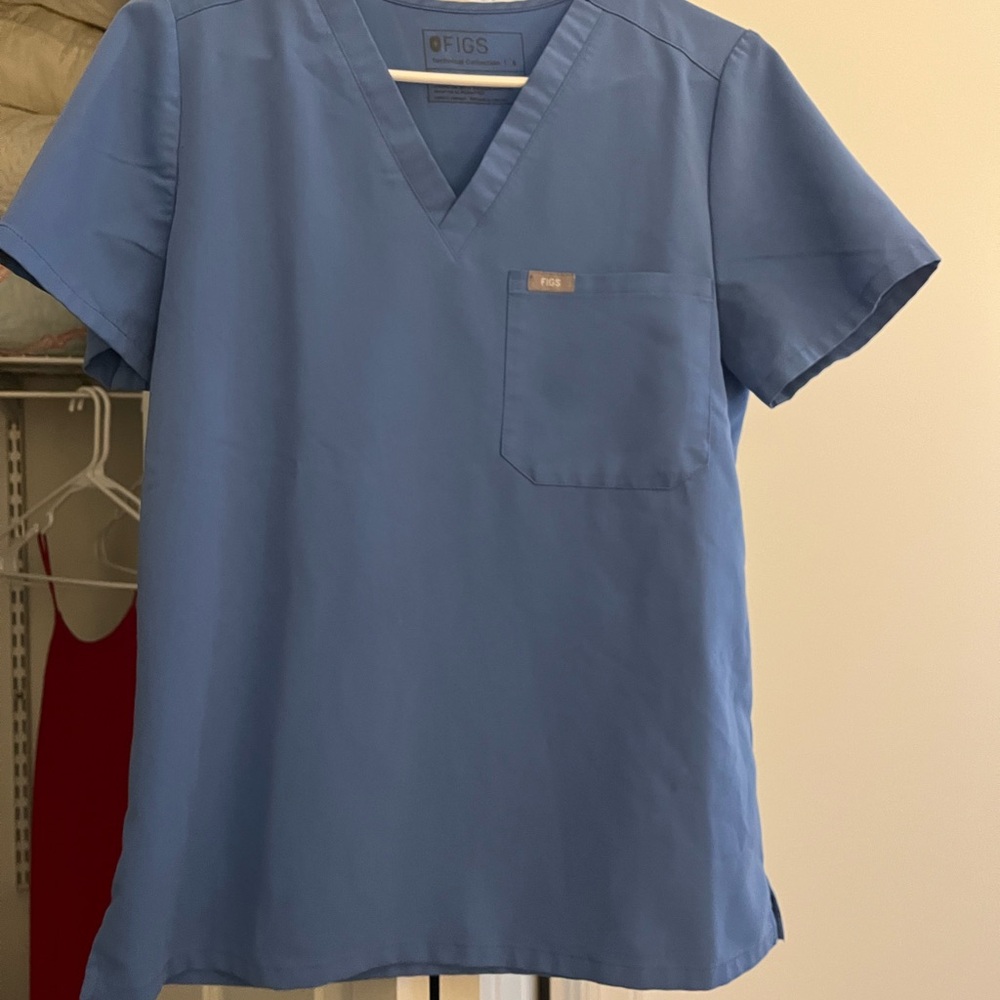 FIGS Women’s Scrub Top